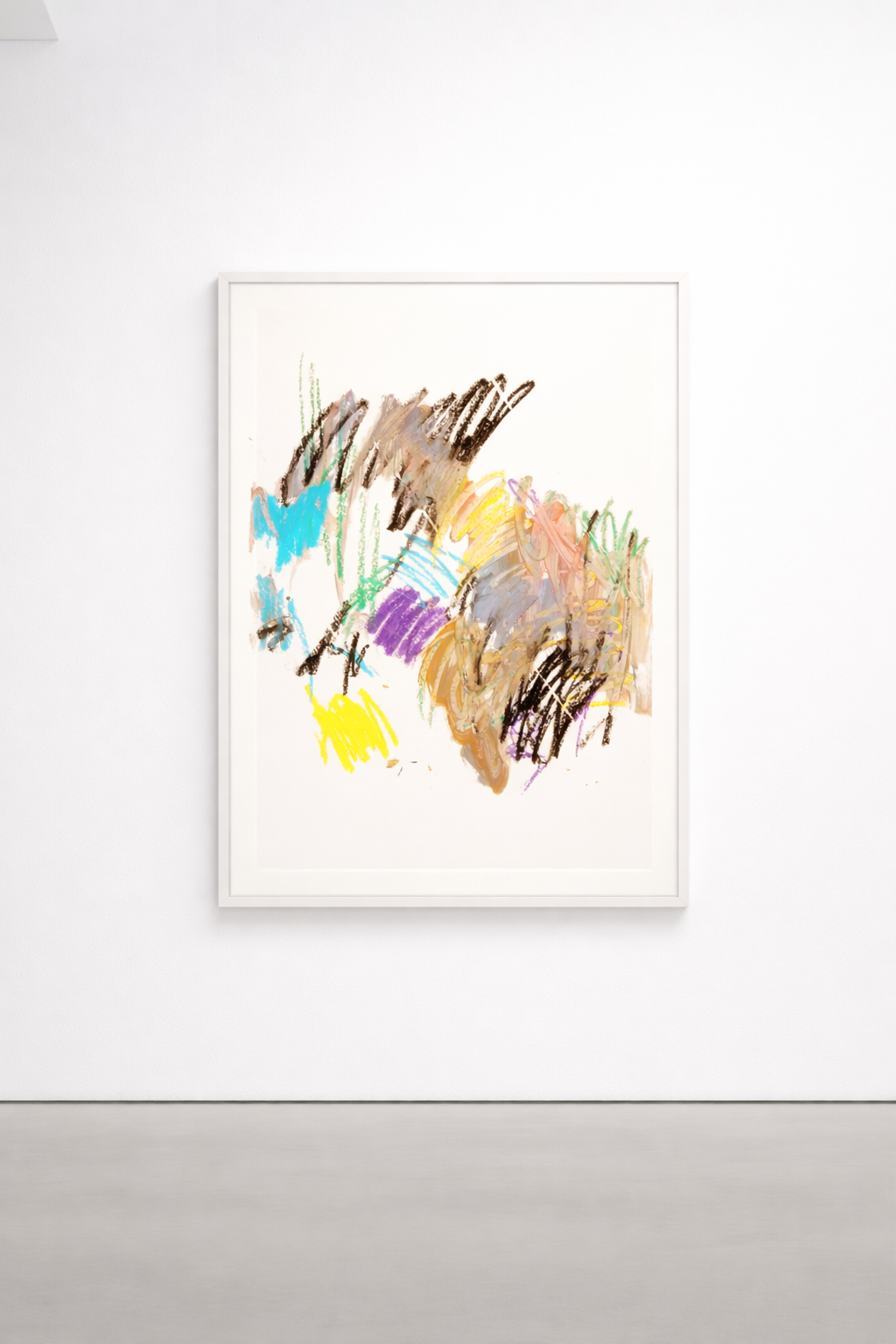 Abstrakte Mixed-Media-Zeichnung auf Papier mit gestischen Farbspuren in Blau, Gelb, Grün, Violett und Schwarz auf weißem Grund.