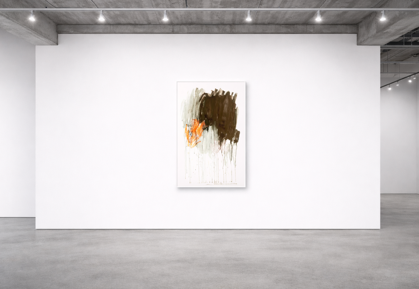 Abstrakter Fine Art Print im Hochformat mit erdigen Braun-, Grau- und Orangetönen, vertikalen Farbläufen und offener Raumwirkung.