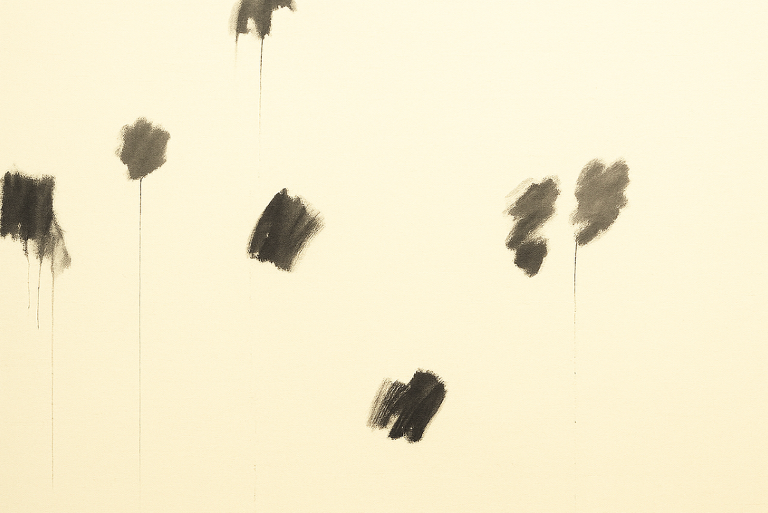 Großformatige abstrakte Malerei von Gregor Stehle (180 × 140 cm): schwebende Schwarzspuren auf roher Leinwand, stille Zen-Landschaft,