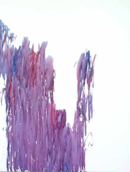 Vertikale violette und blaue Pinselzüge auf weißem Hintergrund – abstraktes Gemälde ‚Violette Kaskade‘ von Gregor Stehle (2025).“