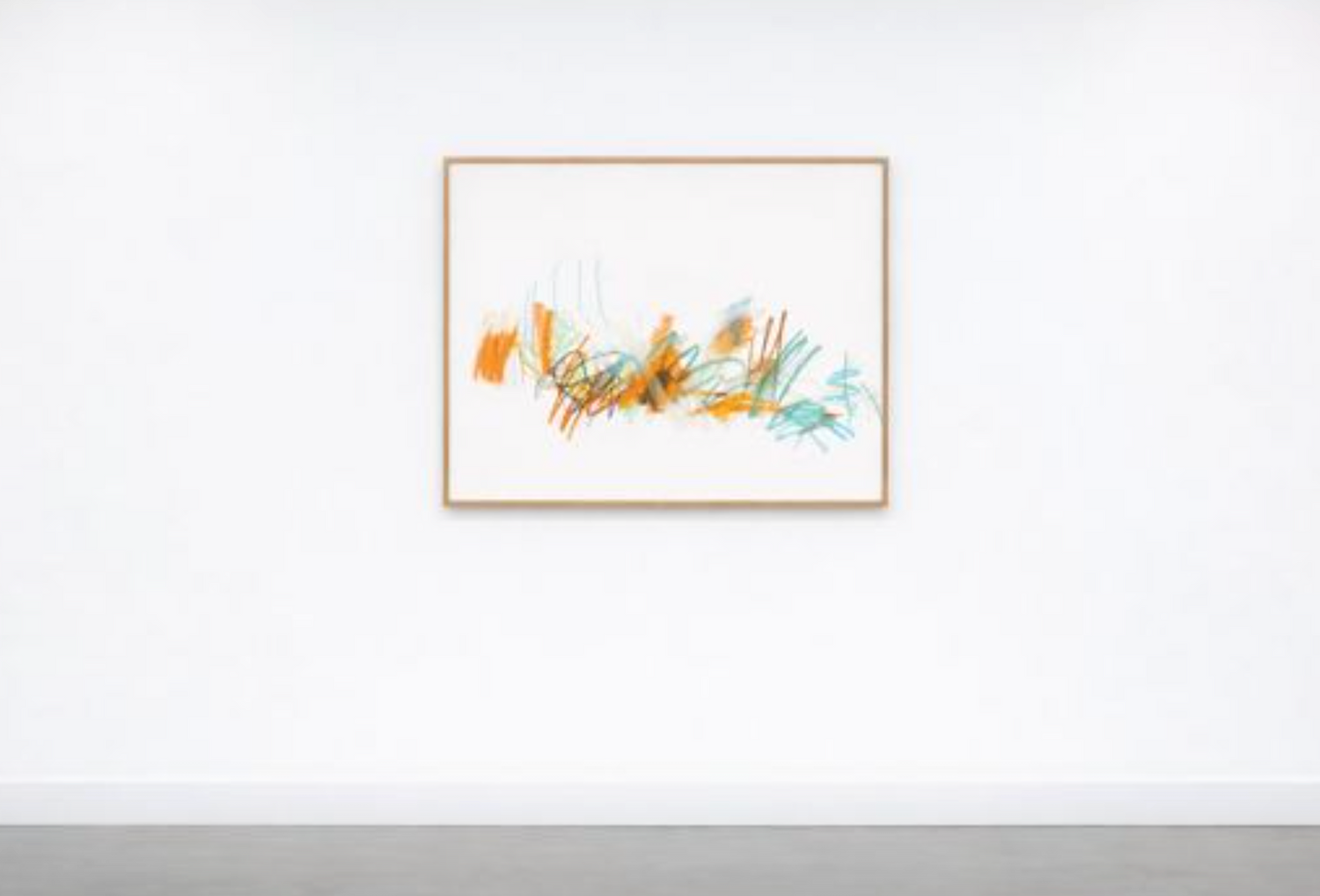 Abstrakte Zeichnung mit gestischen Linien in Orange, Grün und Blau auf weißem Grund, zeitgenössisches Werk von Gregor Stehle.